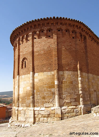 &Aacute;bside de San Juan de Daroca, con la transici&oacute;n del rom&aacute;nico al mud&eacute;jar