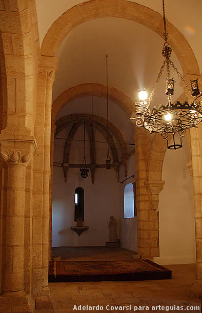 Alburquerque. Iglesia de Santa Mar&iacute;a del Castillo: nave central y &aacute;bside