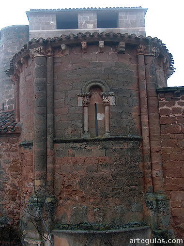 &Aacute;bside de la iglesia de Soto de Bureba