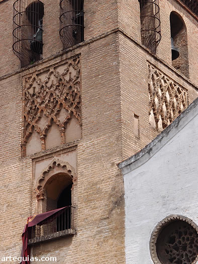 Decoraci&oacute;n mud&eacute;jar inspirada en La Giralda