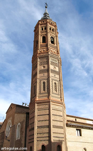 Torre de la iglesia de San Andr&eacute;s Calatayud, posiblemente asentada sobre una antigua mezquita musulmana