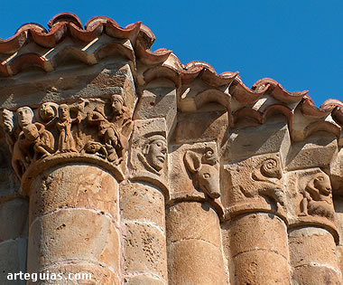 Capiteles historiados en la iglesia de Vallejo de Mena