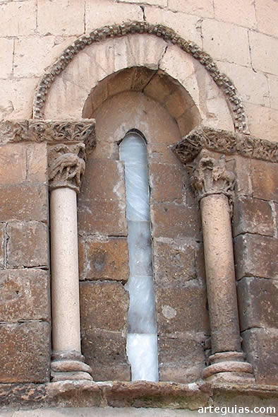 Ventanal del &aacute;bside