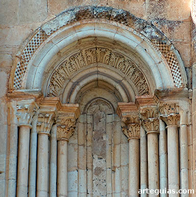 Hueto Abajo: ventanal de la cabecera