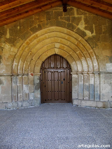 Puerta de la iglesia de Villahernando