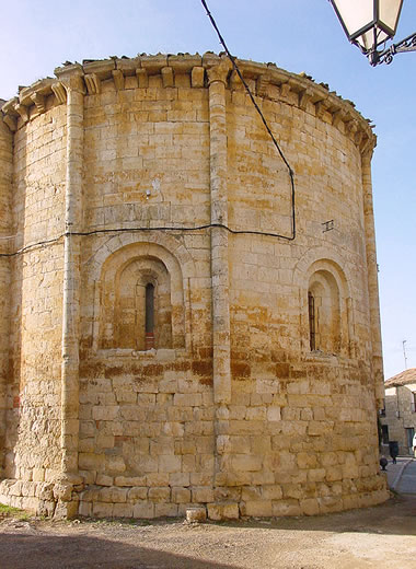 Villalba de Alcores: &aacute;bside de la iglesia rom&aacute;nica