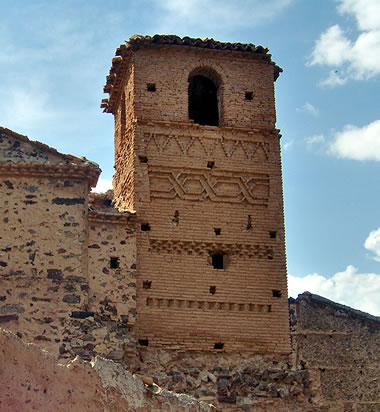 Villanueva de Jal&oacute;n: torre mud&eacute;jar