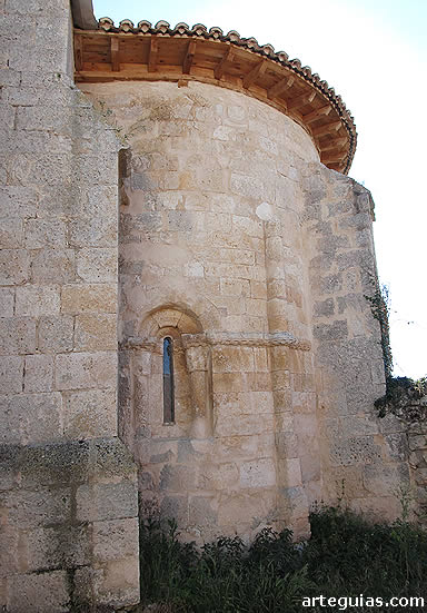 &Aacute;bside rom&aacute;nico de la iglesia de Villatuelda