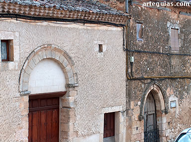 Viviendas de origen rom&aacute;nico en Maderuelo, Segovia