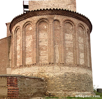 Montuenga. Iglesia de San Miguel: &aacute;bside