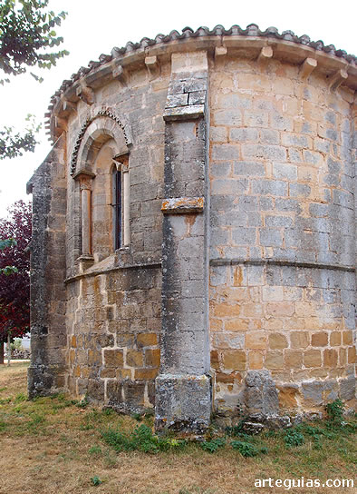&Aacute;bside de la iglesia rom&aacute;nica de Cubillo del C&eacute;sar
