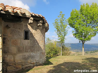 Otra ermita: Nuestra Se&ntilde;ora de Elizmendi. Kontrasta
