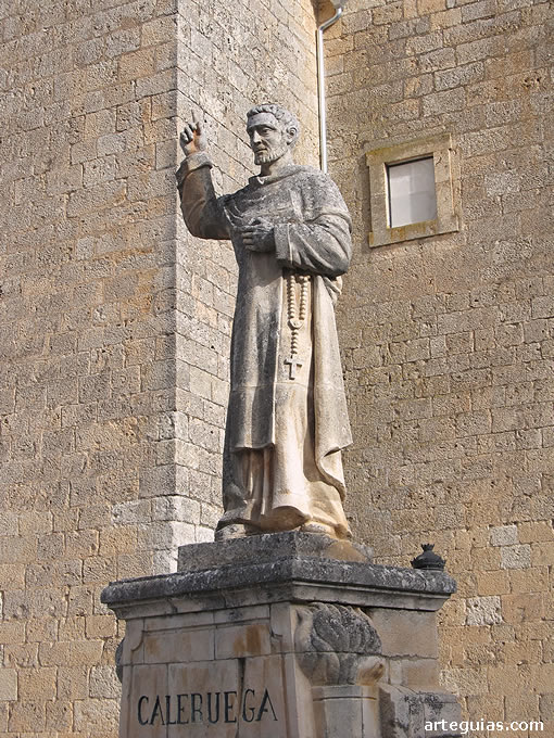 Inquisición medieval: estatua de Santo Domingo de Guzmán, que intento reconducir sin violencia a los cátaros