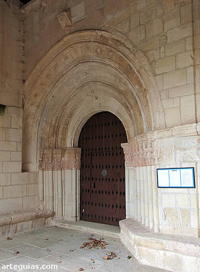 Puerta tardorrom&aacute;nica del templo de Urarte