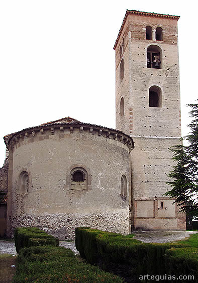 Santa Marina de la Cuesta: cabecera y torre campanario