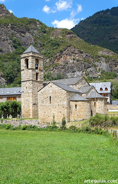 Sant Feliu de Barruera: cabecera, transepto y campanario