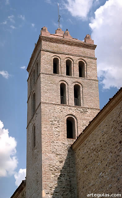 Torre de la iglesia de Miguel&aacute;&ntilde;ez