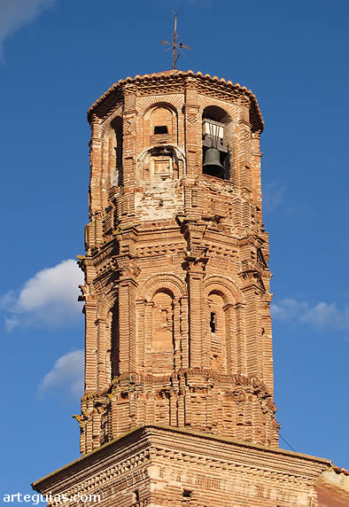 Torre campanario mud&eacute;jar de la iglesia de Santo Domingo de Silos de Lechago, Teruel