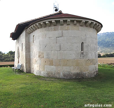 El rom&aacute;nico en la Monta&ntilde;a Alavesa est&aacute; salpicado de ermitas, como la de Ullibarri Arana