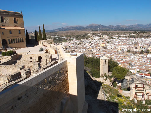 Alcal&aacute; la Real desde el Cerro de La Mota