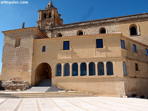Capilla del De&aacute;n y Casa del Cabildo