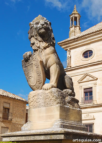 Plaza de V&aacute;zquez de Molina, &Uacute;beda