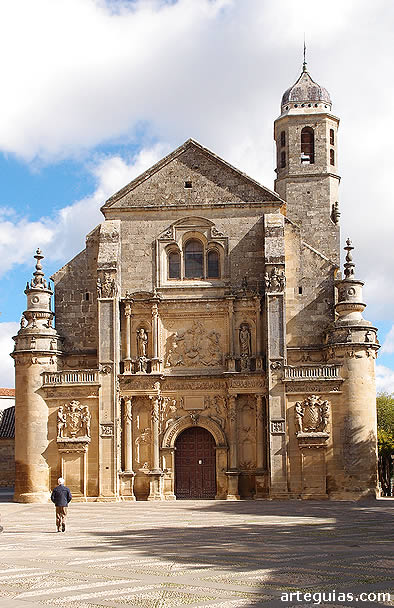 Fachada occidental de la Sacra Capilla de El Salvador, uno de los m&aacute;s insignes monumentos renacentistas de &Uacute;beda