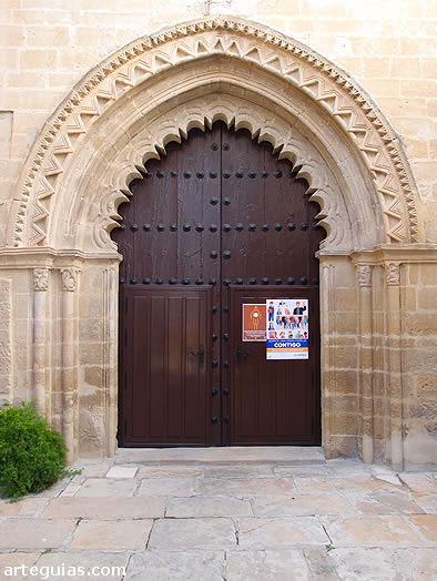 Preciosa puerta g&oacute;tico mud&eacute;jar