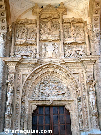 Puerta de la iglesia del convento