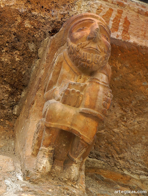 Corull&oacute;n, Le&oacute;n: canecillo de la iglesia de San Esteban