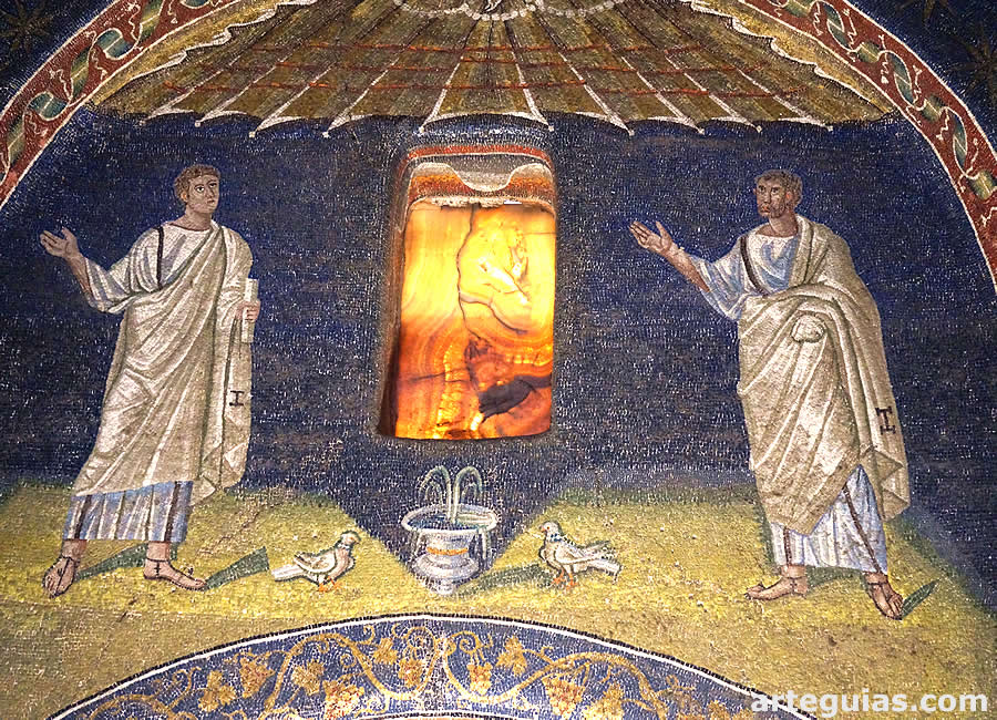 Dos ap&oacute;stoles y palomas con una cr&aacute;tera de la que surge agua