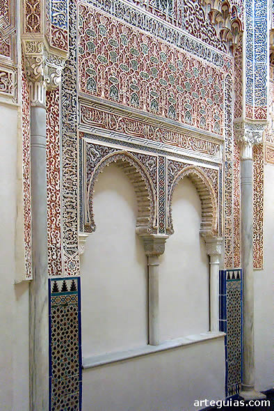 La Madraza de Granada  es, tras la Alhambra y el Generalife, el exponente m&aacute;s importante del arte nazar&iacute;
