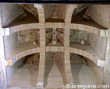 B&oacute;veda del tramo central de la mezquita