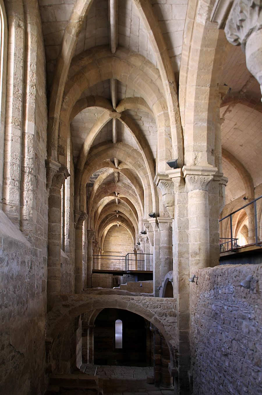 Bóveda de crucería de la nave lateral