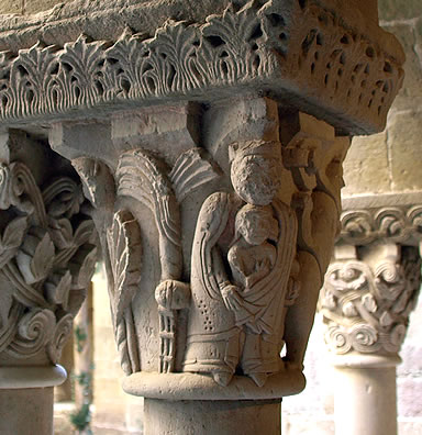 Capitel de la Virgen con el Ni&ntilde;o