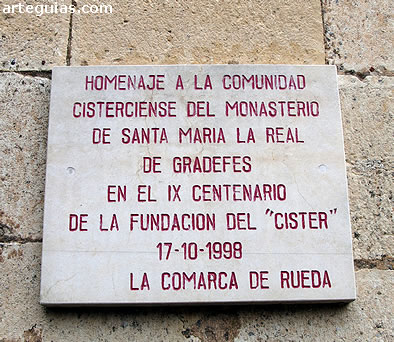 Placa de conmemoraci&oacute;n de la fundaci&oacute;n del C&iacute;ster