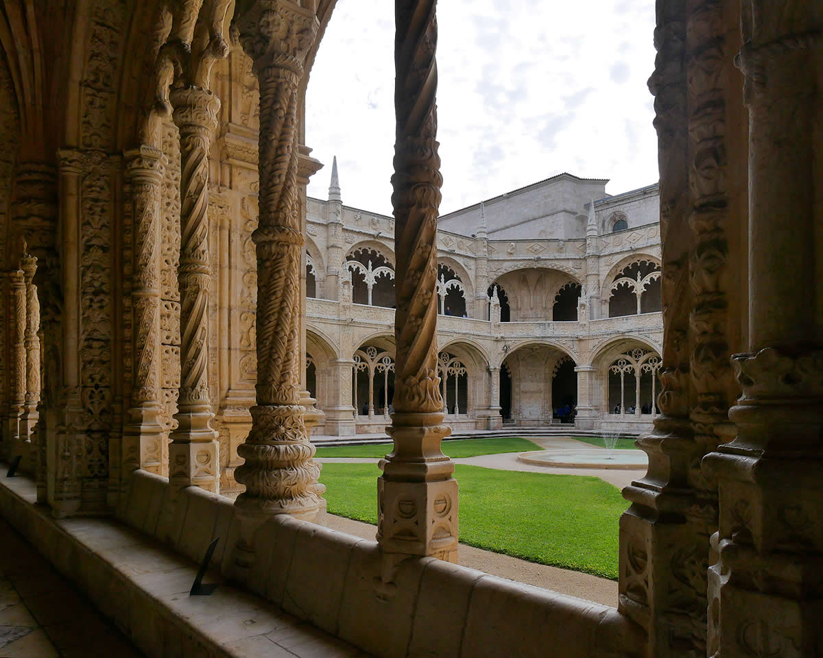 Claustro bajo monástico