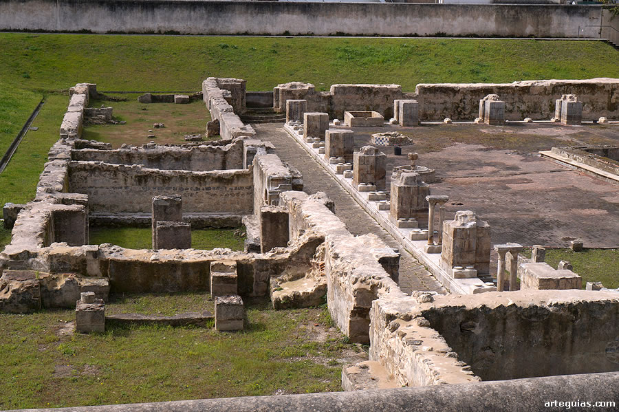 Muros perimetrales de las dependencias claustrales