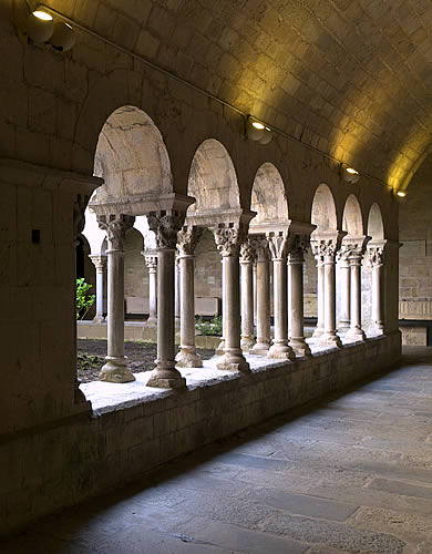 Una de las pandas del claustro rom&aacute;nico de Sant Pere de Galligants