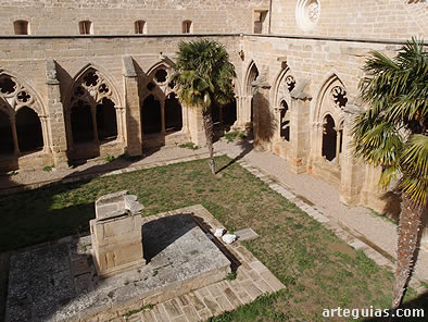 Uno de los espacios m&aacute;s pintorescos del Monasterio de Rueda es su claustro