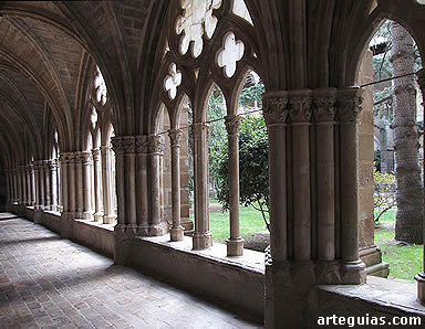 Vista del claustro de Veruela desde el interior de una de las pandas