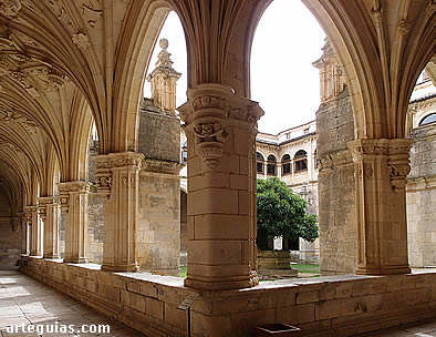 El claustro del monasterio de San Zoilo de Carri&oacute;n de los Condes es de lo mejor de su &eacute;poca en toda Espa&ntilde;a