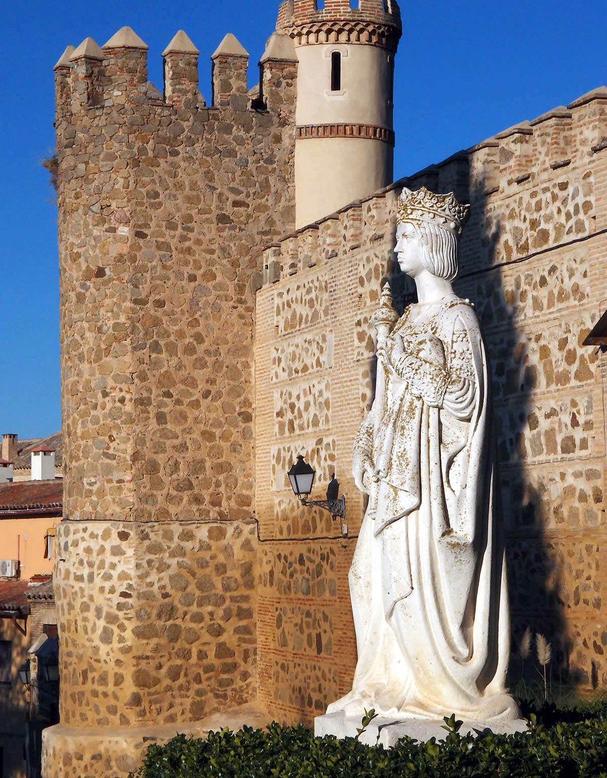 Estatua de Isabel la Católica en Toledo