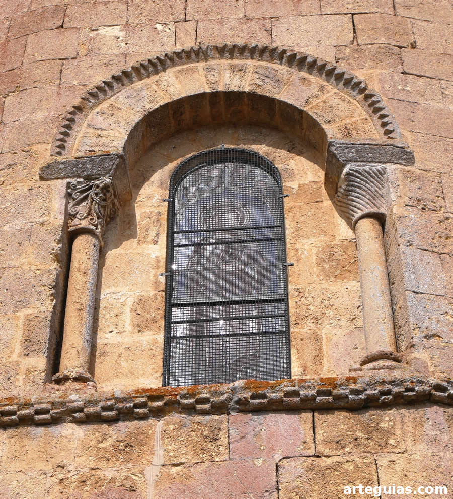 Ventanal de uno de los &aacute;bsides