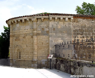 Muro prerrom&aacute;nico y cabecera rom&aacute;nica