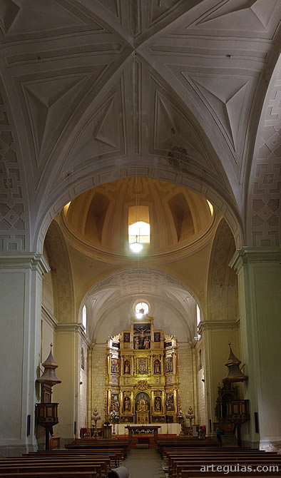 Interior de la iglesia barroca del Monasterio de San Zoilo, Carri&oacute;n de los Condes