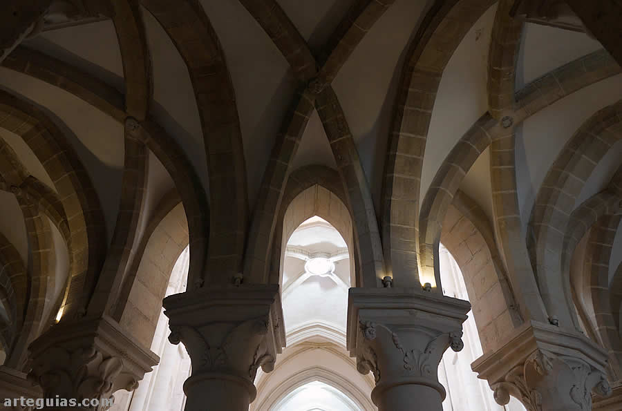 B&oacute;veda de la dirola de la iglesia del monasterio
