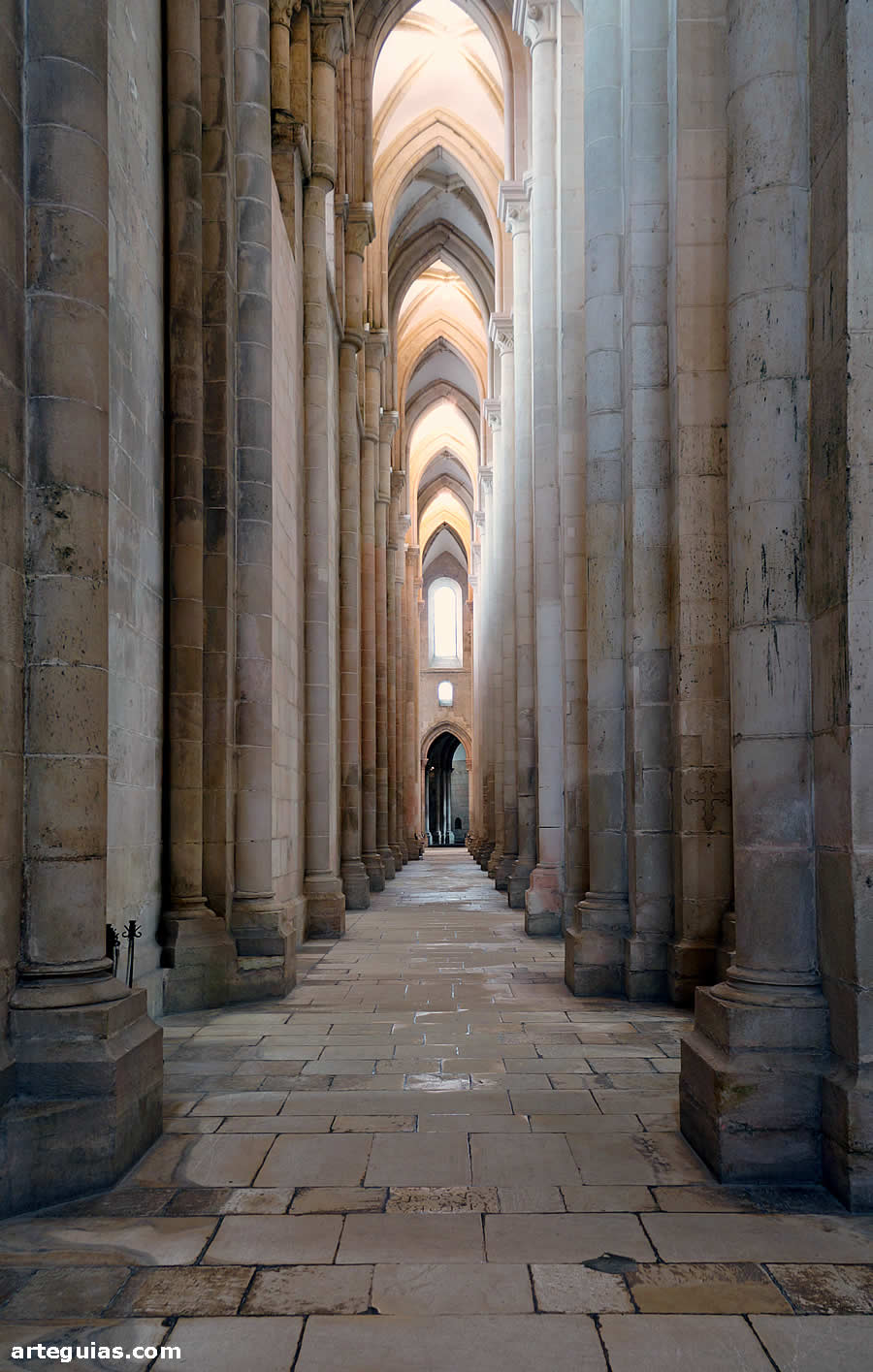 Nave lateral norte de la iglesia abacial