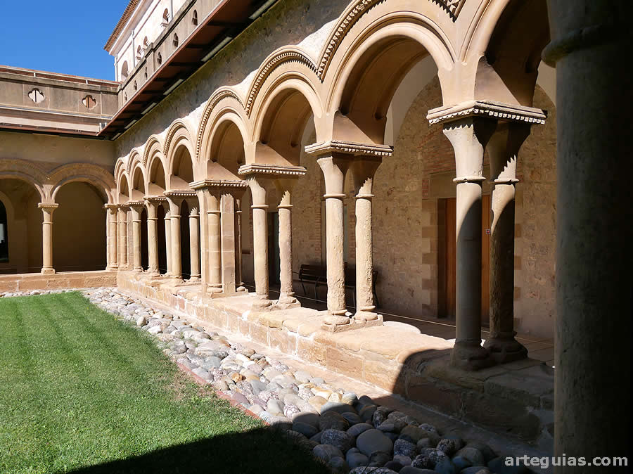 Claustro románico del Monasterio de Bellpuig de les Avellanes, Lleida