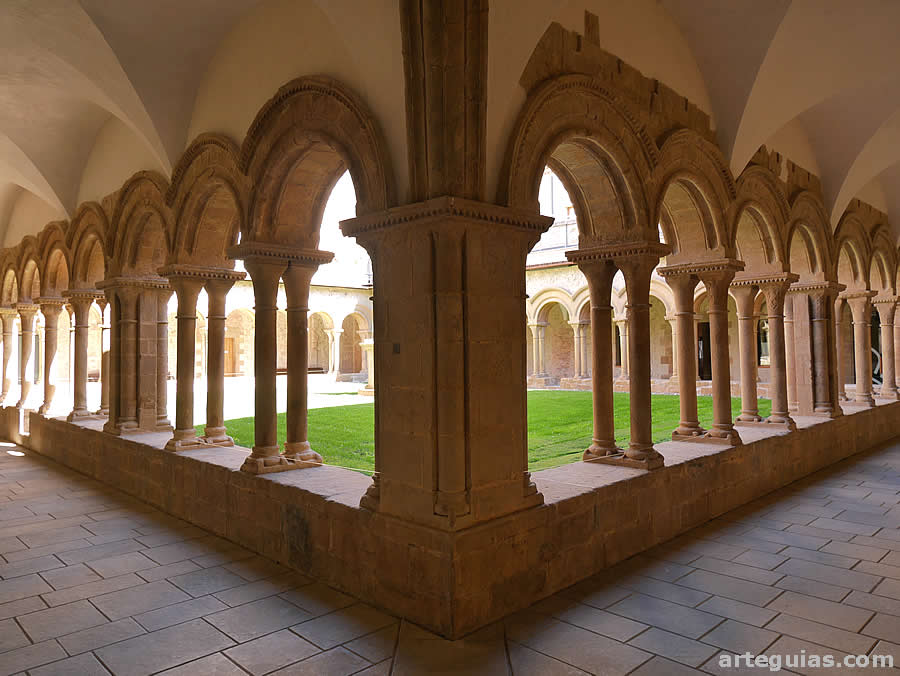 El claustro románico